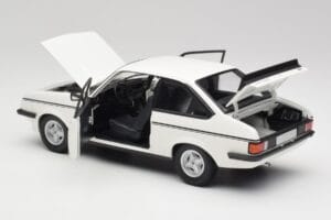 Ford Escort Mk2 RS 2000 LHD Biely Minichamps 1:18 150084300 Kov – obrázok 5 z 8