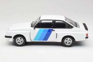 Ford Escort Mk2 RS 2000 X-Pack Diamond Biely & Modrý Decor MCG 1:18 MCG18351 Kov – obrázok 3 z 6