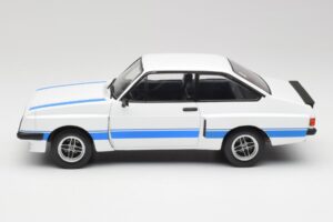 Ford Escort Mk2 RS 2000 X-Pack Diamond Biely & Modrý Stripe MCG 1:18 MCG18350 Kov – obrázok 3 z 6