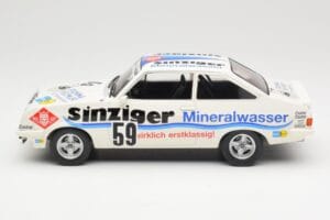 Ford Escort Mk2 RS2000 #59 H. Heyer / A. Hahne / K. Ludwig 24 Hours Nürburgring 1982 MCG 1:18 MCG18438R Kov – obrázok 3 z 6