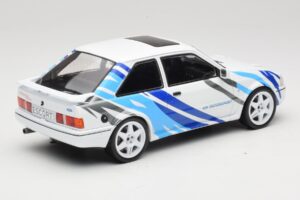 Ford Escort Mk4 RS Turbo S2 Biely S Dekoráciou MCG 1:18 MCG18547R Kov – obrázok 2 z 6