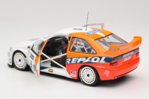 Ford Escort RS Cosworth Repsol #5 C. Sainz / L. Moya RAC Rally 1997 UT Models 1:18 39750 Kov – obrázok 5 z 8