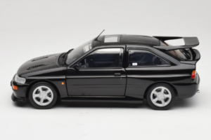 Ford Escort RS Cosworth Black Metallic Minichamps 1:18 150089020 Kov – obrázok 4 z 8