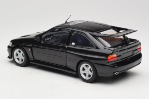 Ford Escort RS Cosworth Black Metallic Minichamps 1:18 150089020 Kov – obrázok 7 z 8