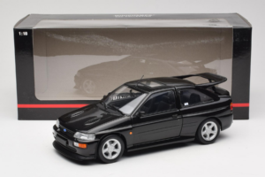 Ford Escort RS Cosworth Black Metallic Minichamps 1:18 150089020 Kov – obrázok 8 z 8