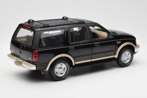 Ford Expedition Eddie Bauer Čierny UT Models 1:18 22710 Kov – obrázok 2 z 7