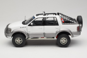 Ford Expedition Himalaya White AUTOart 1:18 72781 Kov – obrázok 4 z 8