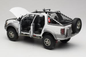Ford Expedition Himalaya White AUTOart 1:18 72781 Kov – obrázok 5 z 8
