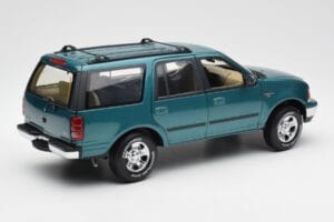 Ford Expedition XLT Zelený Metalický UT Models 1:18 22717 Kov – obrázok 3 z 8