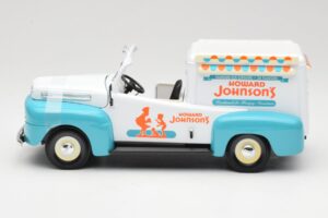 Ford F-1 Howard Johnson's Ice Cream Road Signature 1:18 92229 Kov – obrázok 3 z 6