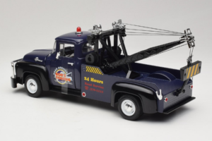 Ford F-100 Odťahový Voz Bob's Towing Welly 1:18 19834-W Kov – obrázok 5 z 6