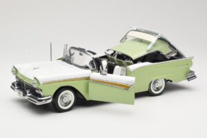 Ford Fairlane Skyliner Zelený & Biely Sun Star 1:18 FORD003 Kov – obrázok 2 z 9