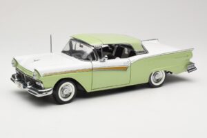 Ford Fairlane Skyliner Zelený & Biely Sun Star 1:18 FORD003 Kov – obrázok 3 z 9