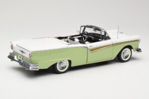 Ford Fairlane Skyliner Zelený & Biely Sun Star 1:18 FORD003 Kov – obrázok 4 z 9
