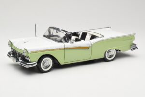 Ford Fairlane Skyliner Zelený & Biely Sun Star 1:18 FORD003 Kov