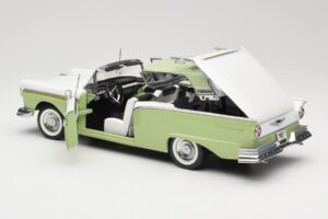 Ford Fairlane Skyliner Zelený & Biely Sun Star 1:18 FORD003 Kov – obrázok 6 z 9