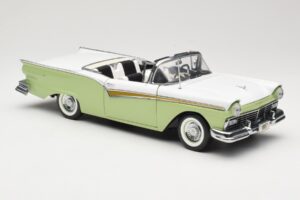Ford Fairlane Skyliner Zelený & Biely Sun Star 1:18 FORD003 Kov – obrázok 7 z 9