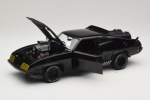 Ford Falcon XB Interceptor Mad Max 2 The Road Warrior AUTOart 1:18 72745 Kov – obrázok 2 z 8
