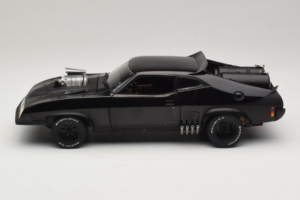 Ford Falcon XB Interceptor Mad Max 2 The Road Warrior AUTOart 1:18 72745 Kov – obrázok 4 z 8