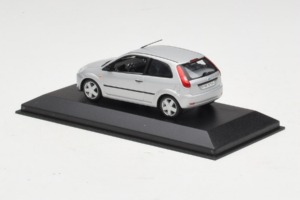 Ford Fiesta Mk5 2-Door Strieborný Minichamps 1:43 FIESTA003 Kov – obrázok 3 z 4