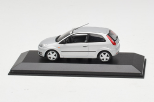 Ford Fiesta Mk5 2-Door Strieborný Minichamps 1:43 FIESTA003 Kov