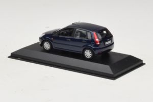 Ford Fiesta Mk5 4-Door Tmavomodrý Minichamps 1:43 FIESTA001 Kov – obrázok 3 z 4