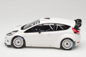 Ford Fiesta RS WRC Street Mk7 Biely Minichamps 1:18 151110890 Kov – obrázok 3 z 6