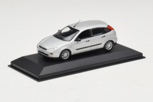 Ford Focus Mk1 Strieborný Minichamps 1:43 FOCUS006 Kov – obrázok 2 z 4