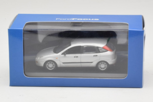 Ford Focus Mk1 Strieborný Minichamps 1:43 FOCUS006 Kov – obrázok 4 z 4