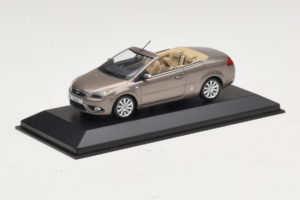 Ford Focus Mk2 CC Šedý Minichamps 1:43 FORD005 Kov – obrázok 2 z 4