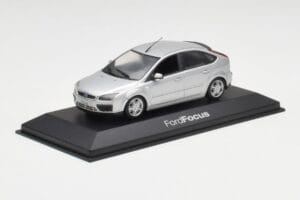 Ford Focus Mk2 Moondust Strieborný Minichamps 1:43 FOCUS002 Kov – obrázok 2 z 4