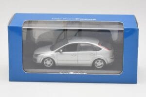 Ford Focus Mk2 Moondust Strieborný Minichamps 1:43 FOCUS002 Kov – obrázok 4 z 4
