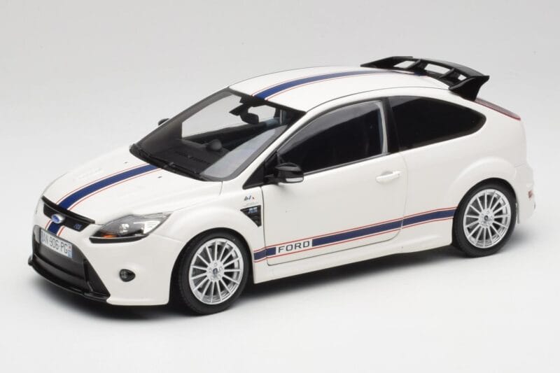 Ford Focus RS Mk2 LM Classic Biely Mk IIb Tribute Minichamps 1:18 100080167 Kov