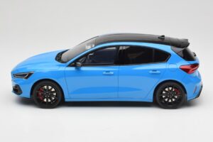 Ford Focus ST Edition Mk4 Azure Blue Otto 1:18 OT1186 Živica – obrázok 3 z 6