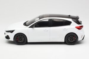 Ford Focus ST Mk4 Frozen Biely MCG 1:18 MCG18453 Kov – obrázok 3 z 6