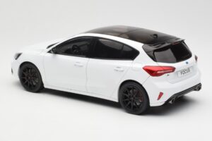 Ford Focus ST Mk4 Frozen Biely MCG 1:18 MCG18453 Kov – obrázok 5 z 6