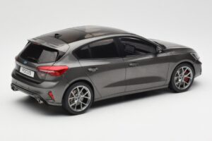Ford Focus ST Mk4 Šedý MCG 1:18 MCG18454 Kov – obrázok 2 z 6