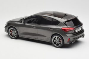 Ford Focus ST Mk4 Šedý MCG 1:18 MCG18454 Kov – obrázok 5 z 6