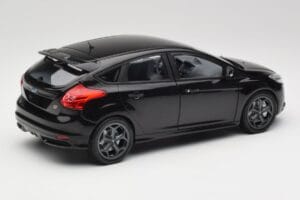 Ford Focus ST Mk2 Panther Black Metallic Minichamps 1:18 110082000 Kov – obrázok 3 z 8