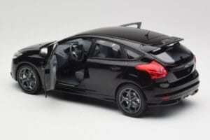 Ford Focus ST Mk2 Panther Black Metallic Minichamps 1:18 110082000 Kov – obrázok 5 z 8