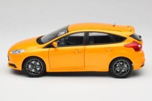 Ford Focus ST Mk2 Tangerine Scream Minichamps 1:18 110082005 Kov – obrázok 4 z 8