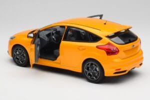 Ford Focus ST Mk2 Tangerine Scream Minichamps 1:18 110082005 Kov – obrázok 5 z 8