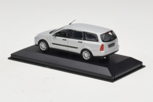 Ford Focus Mk1 Turnier Strieborný Minichamps 1:43 FOCUS004 Kov – obrázok 3 z 5