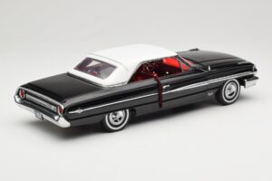 Ford Galaxie 500 Čierny Sun Star 1:18 1442 Kov – obrázok 3 z 8