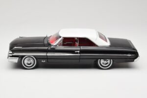 Ford Galaxie 500 Čierny Sun Star 1:18 1442 Kov – obrázok 4 z 8