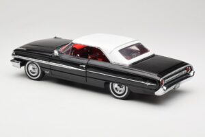 Ford Galaxie 500 Čierny Sun Star 1:18 1442 Kov – obrázok 7 z 8