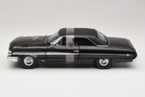 Ford Galaxie 500 Men in Black 3 Movie GreenLight 1:18 15301 Kov – obrázok 3 z 6