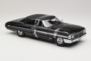 Ford Galaxie 500 Men in Black 3 Movie GreenLight 1:18 15301 Kov – obrázok 4 z 6