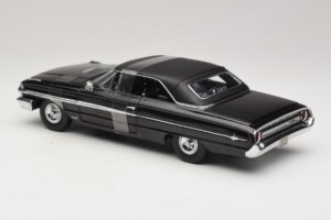 Ford Galaxie 500 Men in Black 3 Movie GreenLight 1:18 15301 Kov – obrázok 5 z 6