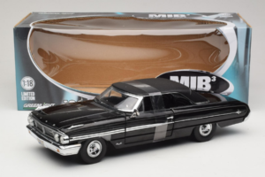 Ford Galaxie 500 Men in Black 3 Movie GreenLight 1:18 15301 Kov – obrázok 6 z 6
